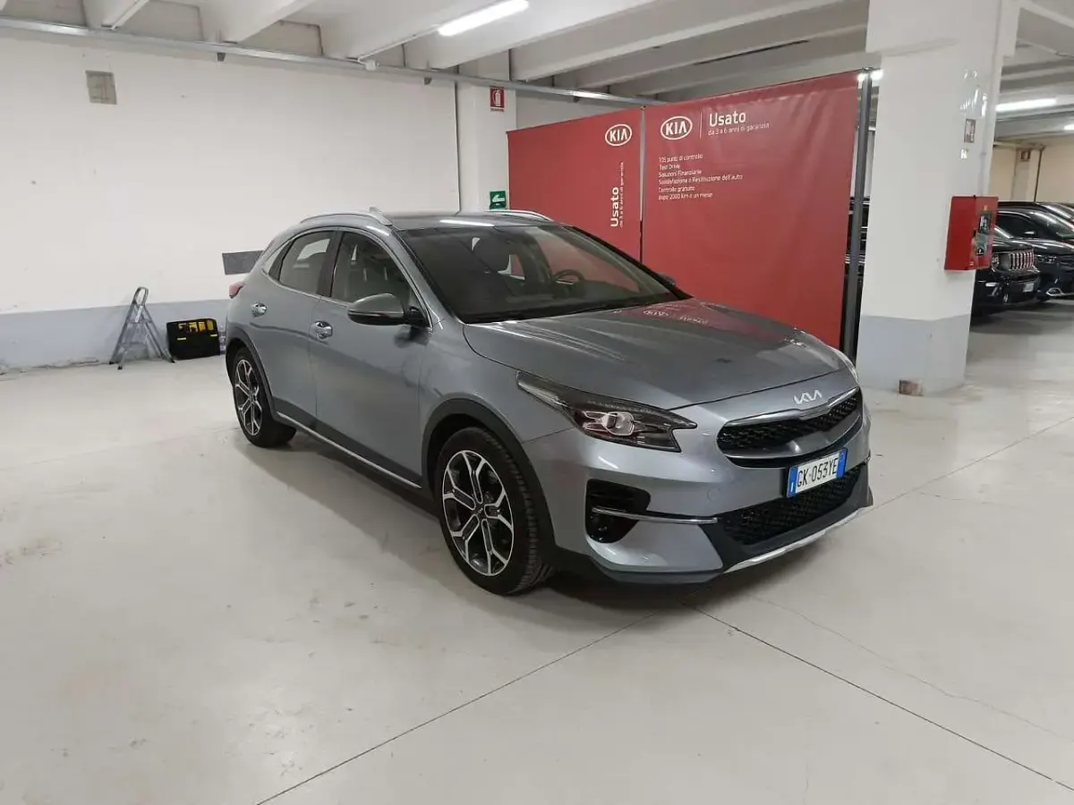 Usata Kia XCeed 117 CV (86 kW) 2022 Lunar silver SUV