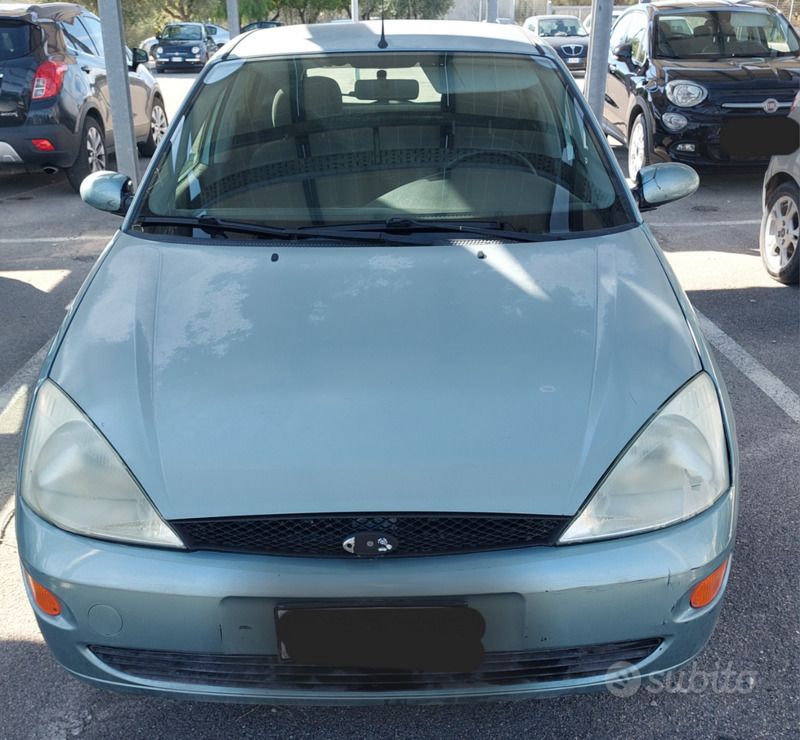 Verde Usata 1999 Ford Focus Tre volumi | 750 € (Ottimo prezzo) - Immagine 1/4