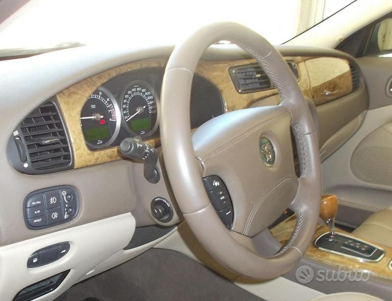 Usata Jaguar S-Type S 238 CV (175 kW) 2004 Verde Berlina