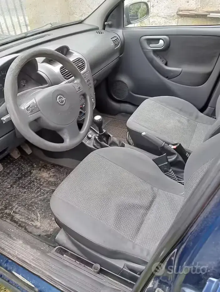 Usata Opel Corsa 2005 Blu Utilitaria