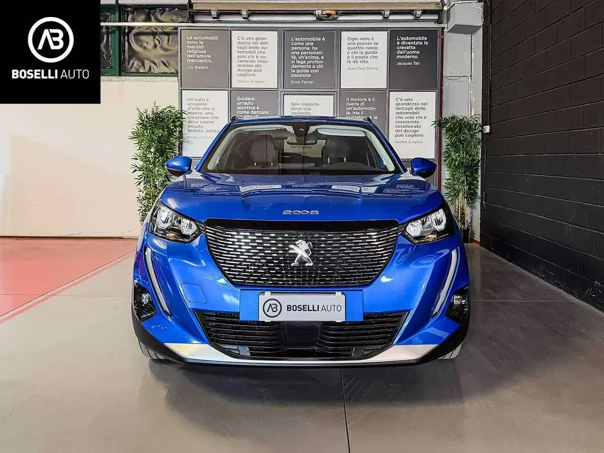 Usata Peugeot 2008 Allure 110 CV (80 kW) 2021 Blu/azzurro SUV