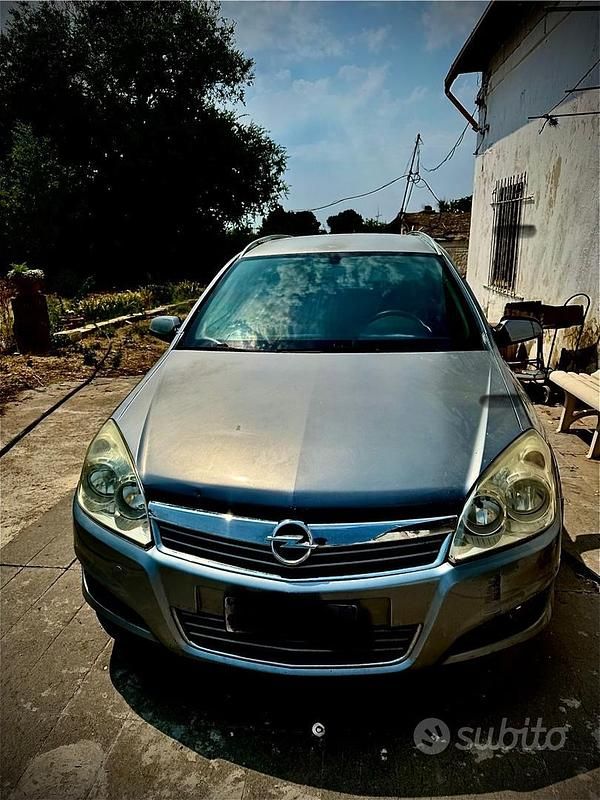 Usata 2007 Opel Astra Elegance Station wagon | 600 € (Ottimo prezzo) - Immagine 1/4
