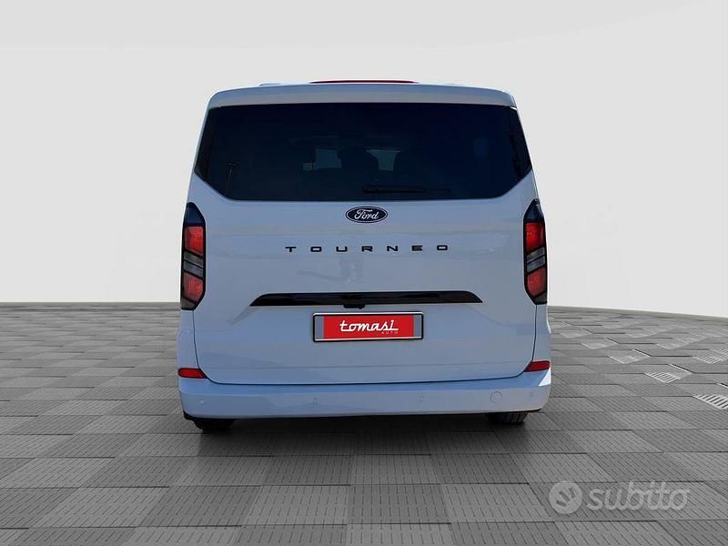 Usata Ford Tourneo Custom S 150 CV (110 kW) 2025 Bianco frozen Furgone
