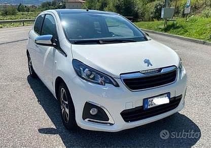 Bianco Usata 2021 Peugeot 108 Allure Due volumi | 10.950 € (Buon prezzo) - Immagine 1/4