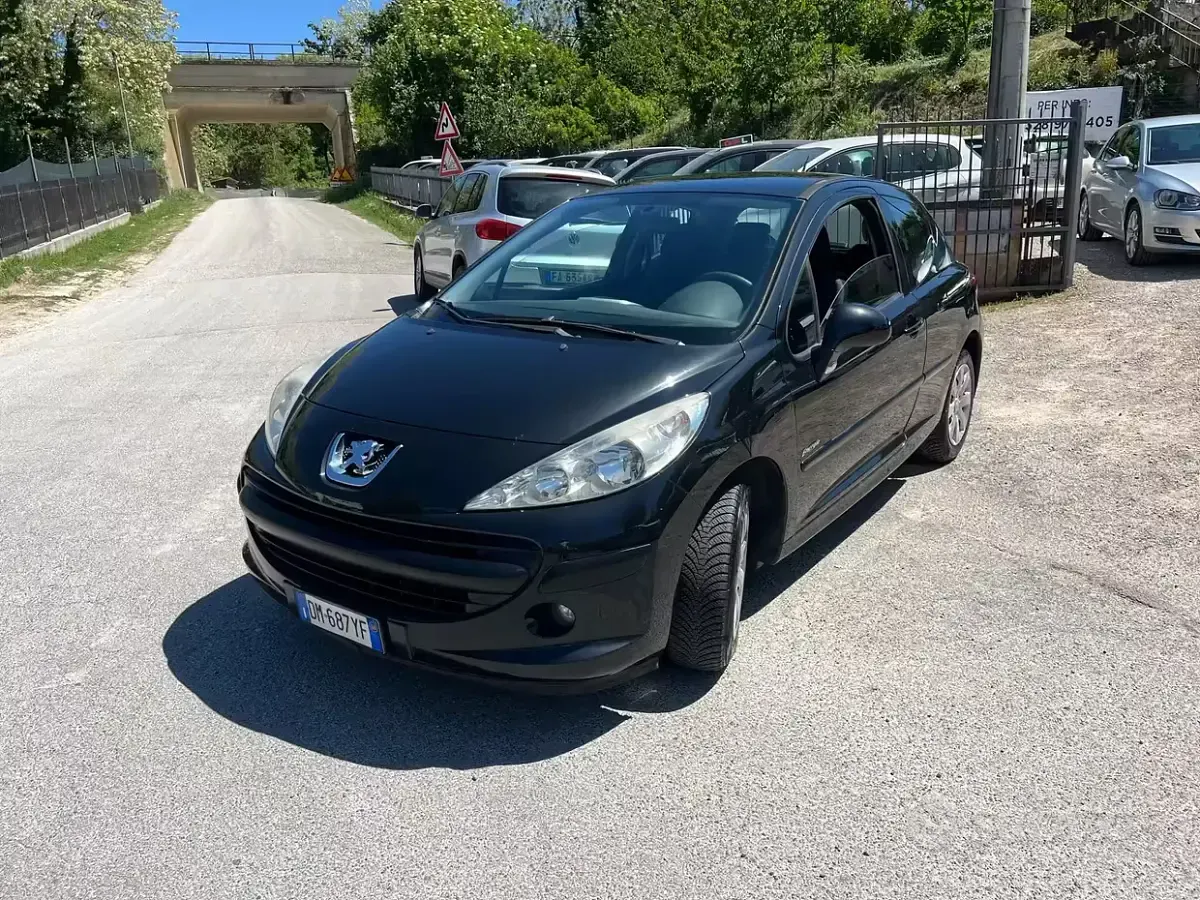 Usata Peugeot 207 95 CV (69 kW) 2008 Nero Berlina