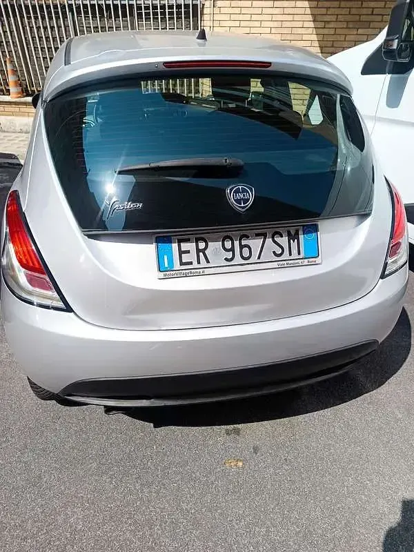 Usata Lancia Ypsilon Silver 69 CV (50 kW) 2012 Utilitaria