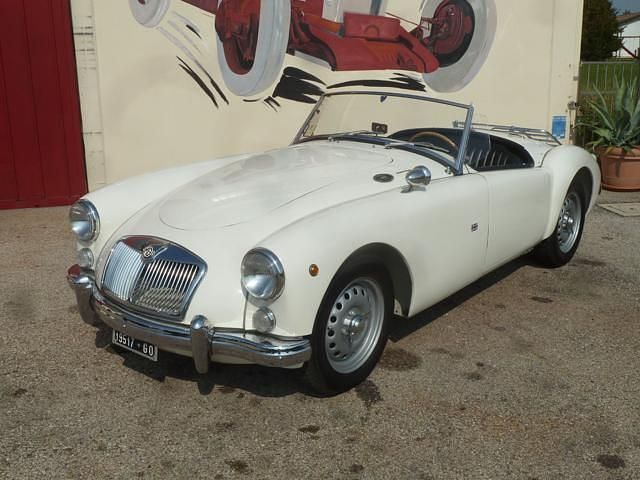 Bianco Usata 1959 MG Twin Cam Cabrio | 54.000 € - Immagine 1/4