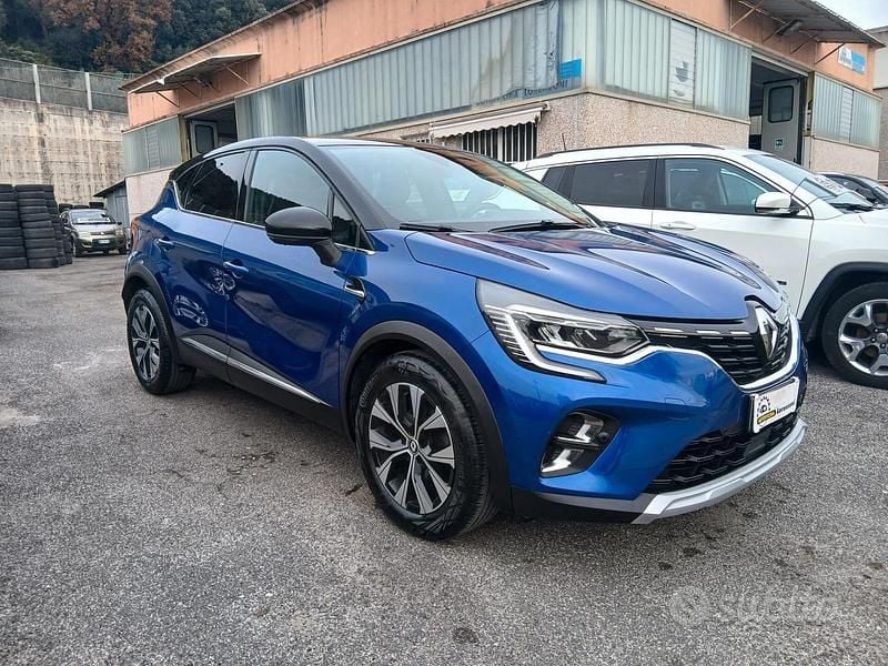 Usata Renault Captur Techno 100 CV (73 kW) 2022 Blu SUV