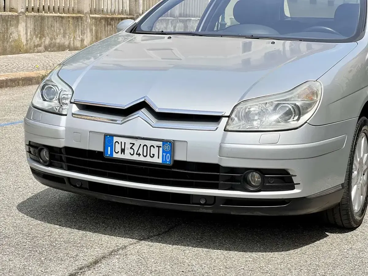 Usata Citroën C5 207 CV (152 kW) 2005 Grigio alluminio metallizzato Berlina
