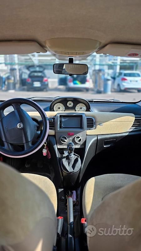 Usata Lancia Ypsilon 2004 Rosso Utilitaria