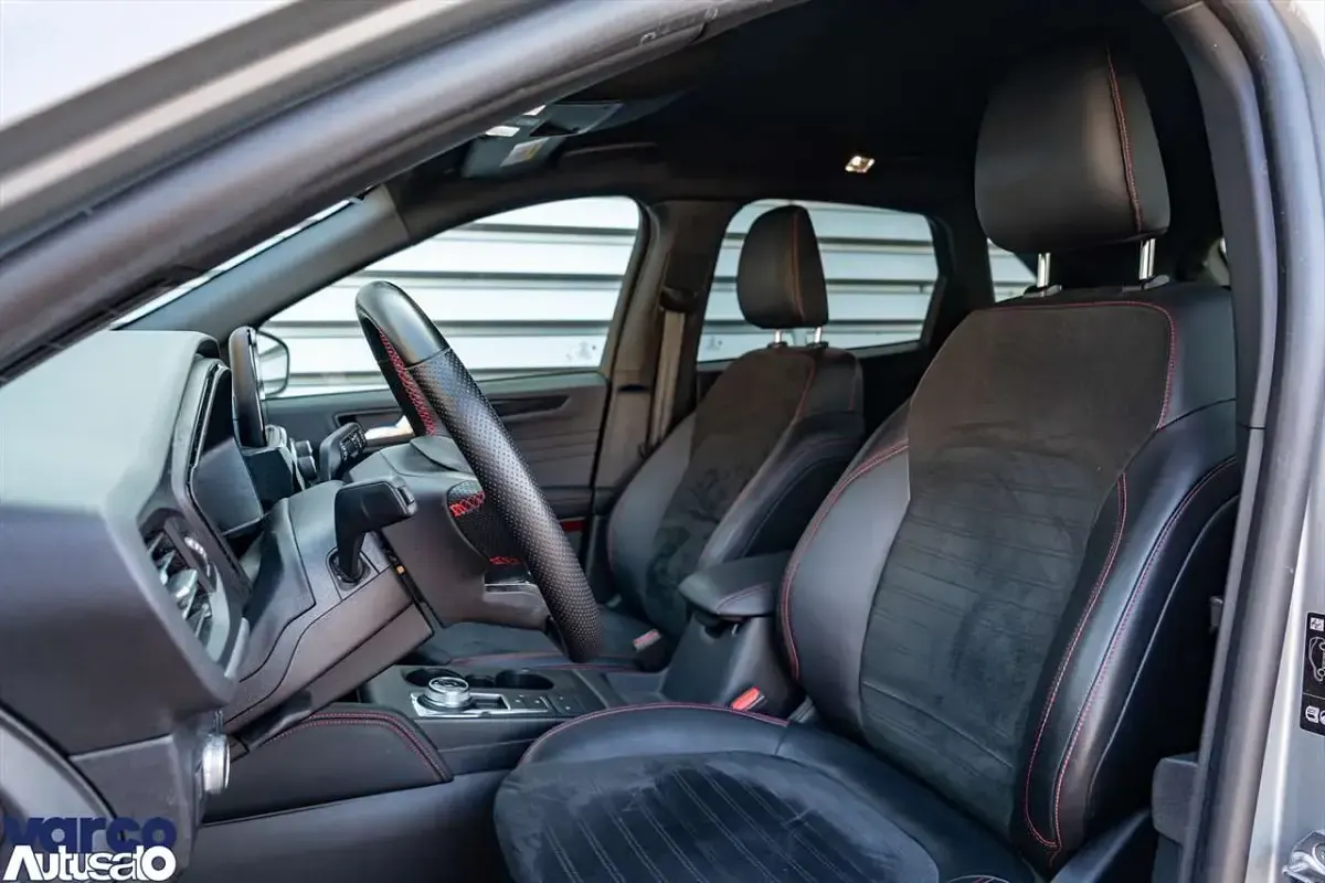 Usata Ford Kuga ST-Line X 224 CV (164 kW) 2022 Grigio metallizzato SUV