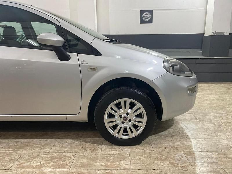 Gebraucht Fiat Punto 77 PS (56 kW) 2012 Grau Kleinwagen