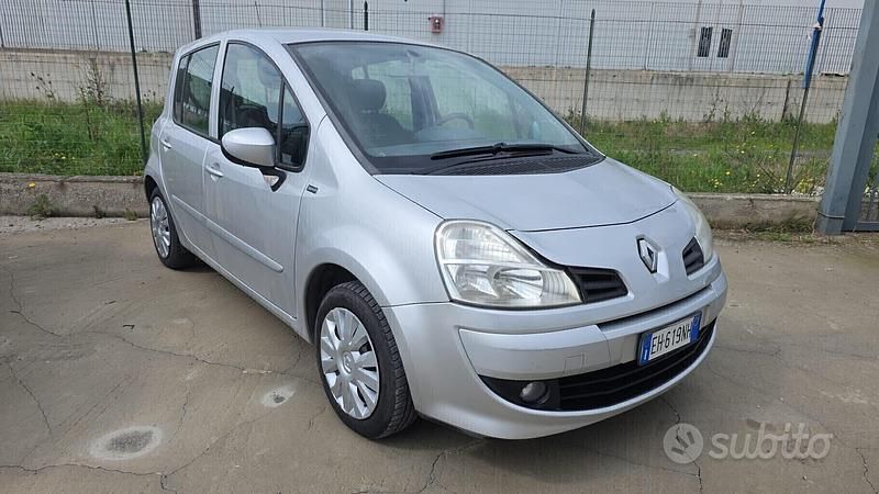 Usata Renault Modus 2011 Grigio Monovolume