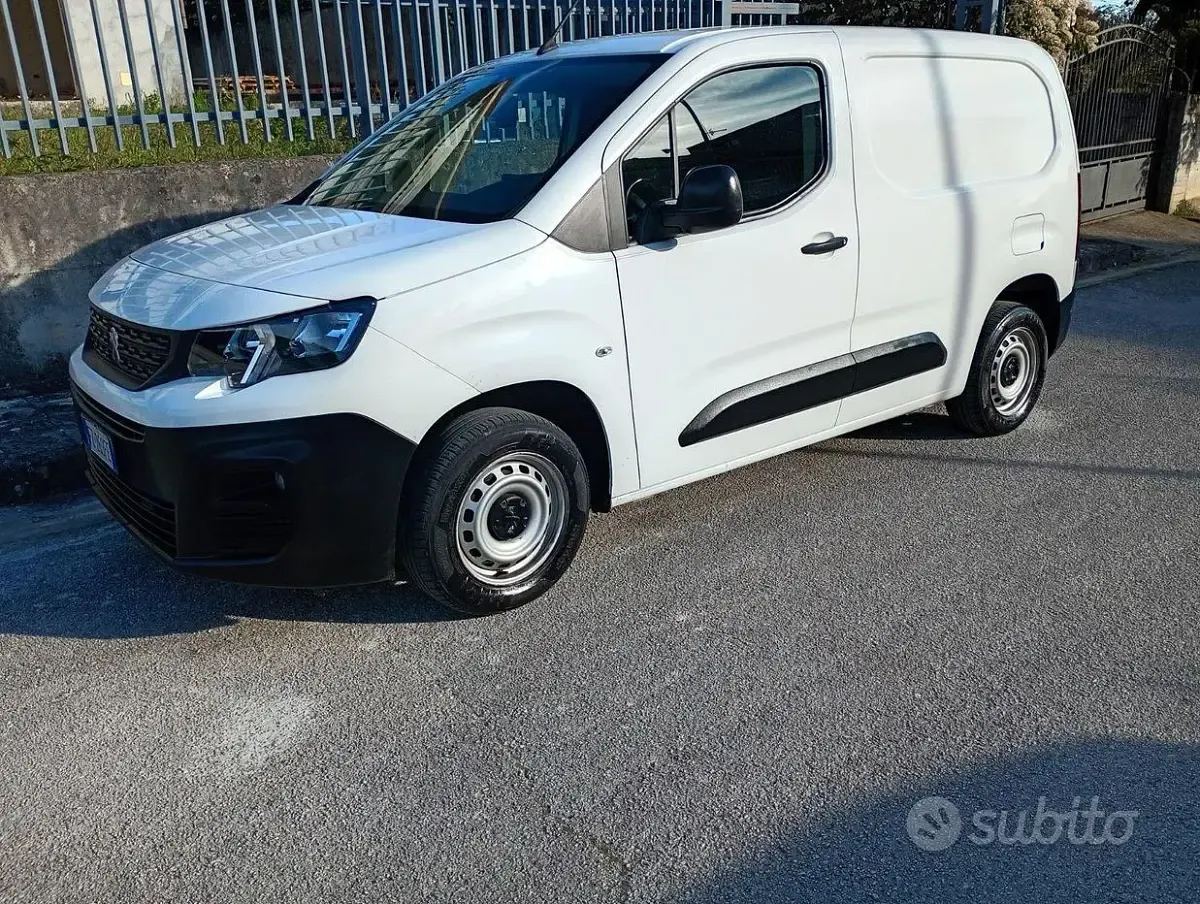 Usata Peugeot Partner 102 CV (75 kW) 2019 Bianco Monovolume