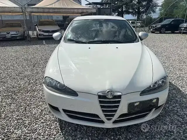 Usata Alfa Romeo 147 Progression 105 CV (77 kW) 2010 Bianco Utilitaria