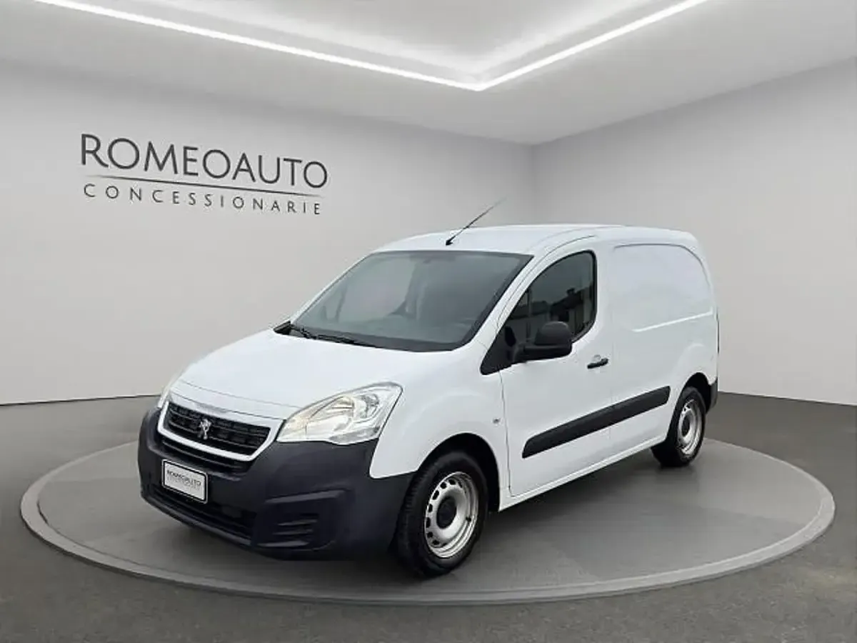 Usata Peugeot Partner 75 CV (55 kW) 2017 Bianco pastello Monovolume