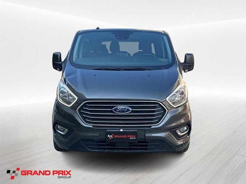 Usata Ford Tourneo 131 CV (96 kW) 2023 Grigio scuro Monovolume