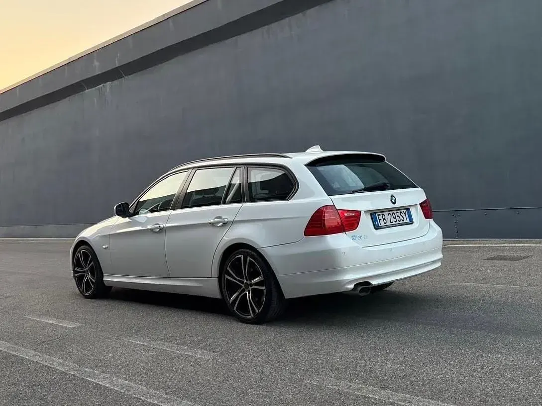Usata BMW 320 184 CV (135 kW) 2012 Bianco Station wagon