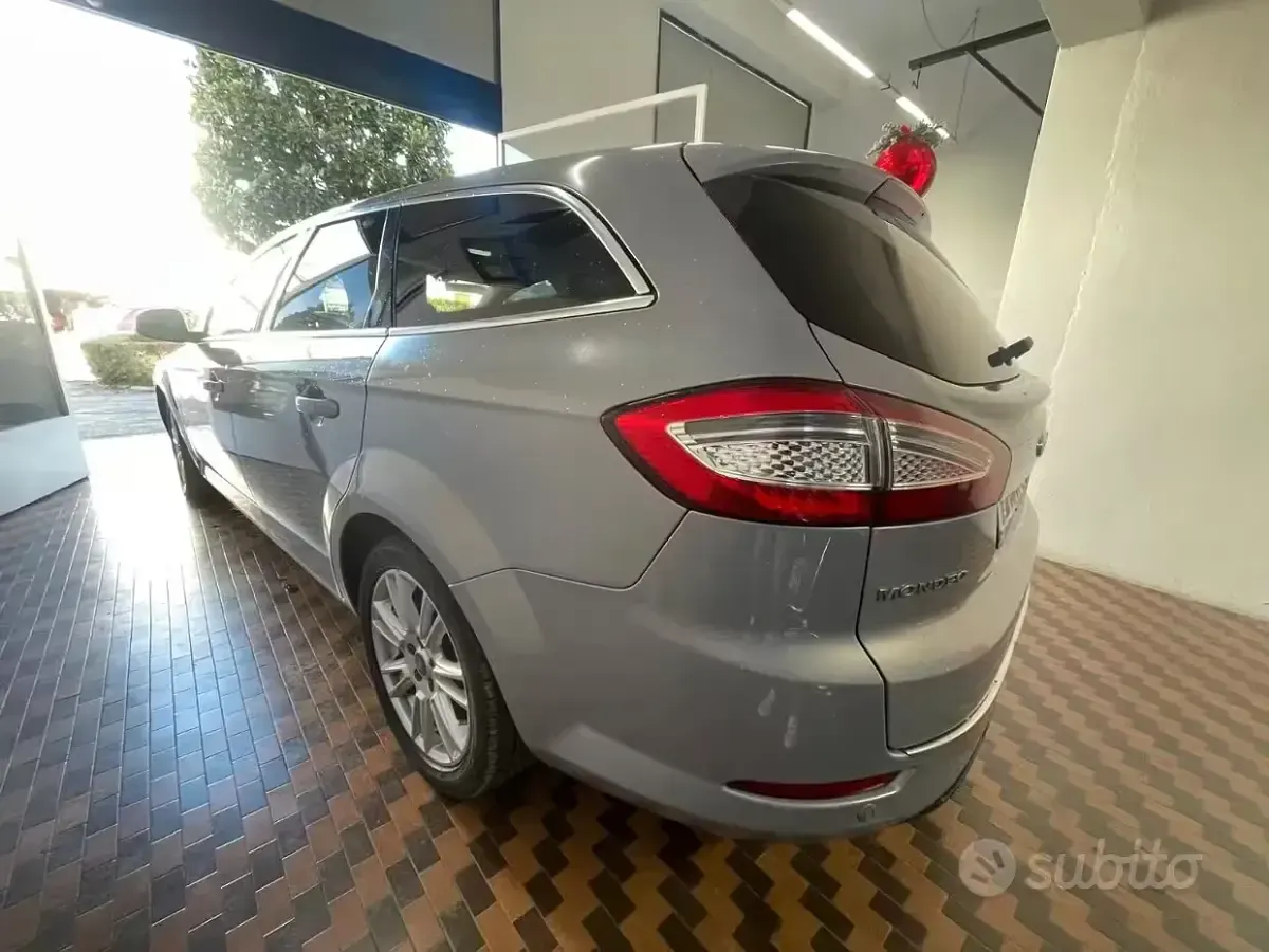 Usata Ford Mondeo Titanium 163 CV (119 kW) 2012 Grigio Station wagon