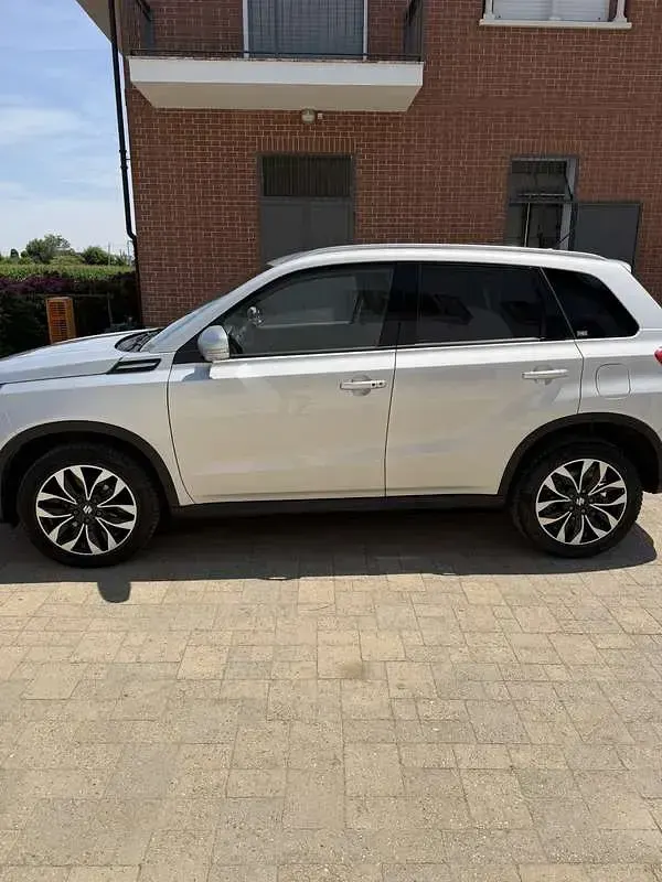 Usata Suzuki Vitara 120 CV (88 kW) 2015 Grigio SUV