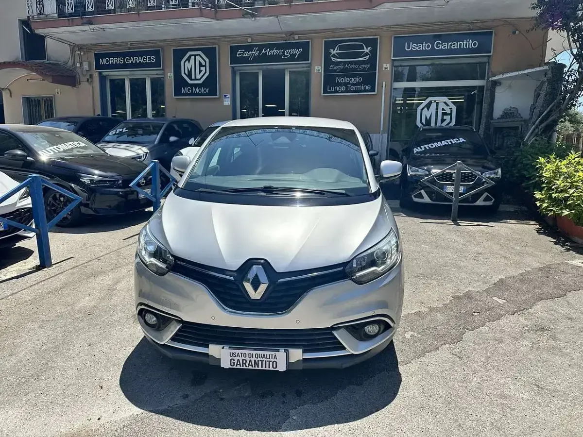 Usata Renault Scénic IV Intens 110 CV (80 kW) 2019 Argento Monovolume