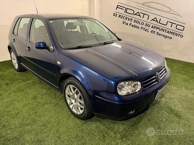 Usata VW Golf IV Highline 104 CV (76 kW) 2001 Blu Berlina