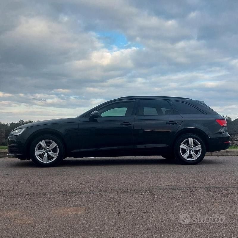 Usata Audi A4 150 CV (110 kW) 2018 Nero Station wagon