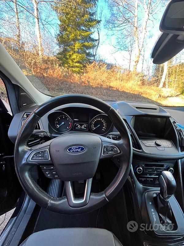 Nero Usata 2017 Ford Kuga SUV | 14.000 € (Buon prezzo) - Immagine 1/4