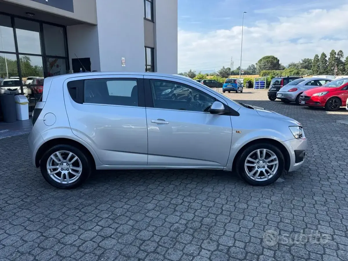 Usata Chevrolet Aveo LTZ 101 CV (74 kW) 2012 Grigio Berlina