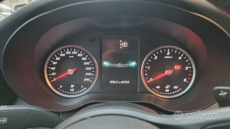 Usata Mercedes C220 194 CV (142 kW) 2019 Nero Berlina