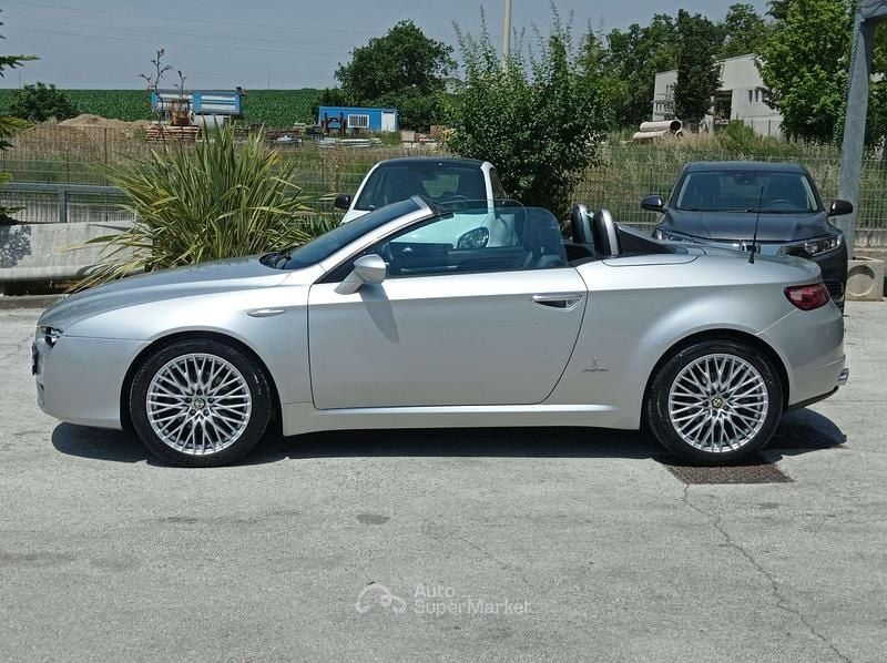 Usata Alfa Romeo Spider 185 CV (136 kW) 2007 Argentoaltro Cabrio