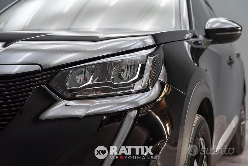 Usata Peugeot e-2008 Allure 100 kW (136 CV) 2021 Nera SUV