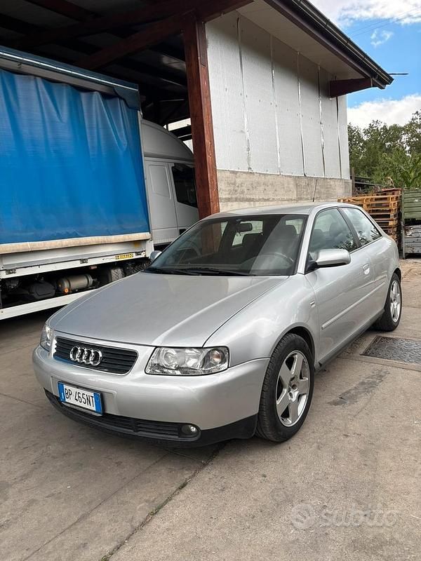 Grigio Usata 2001 Audi A3 Due volumi | 3000 € (Cara) - Immagine 1/4
