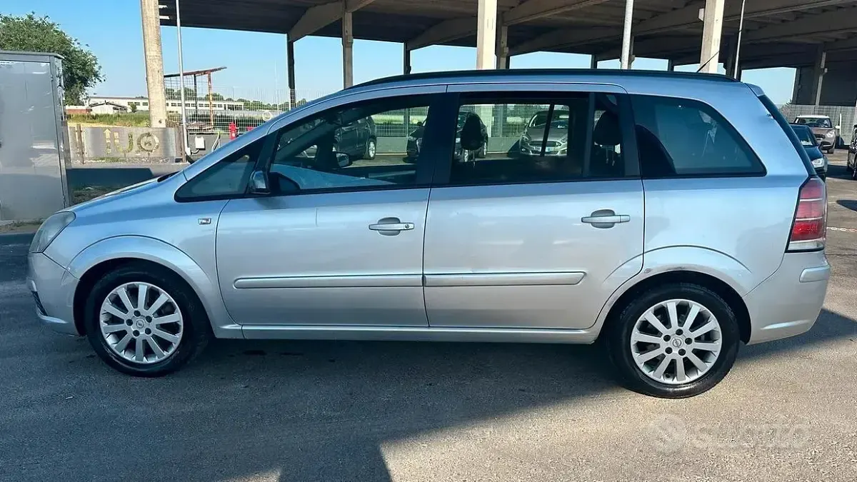 Usata Opel Zafira Enjoy 120 CV (88 kW) 2008 Grigio Monovolume
