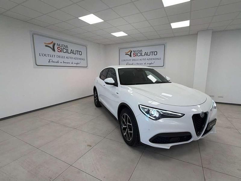 Usata Alfa Romeo Stelvio Sprint 190 CV (139 kW) 2020 Bianco SUV