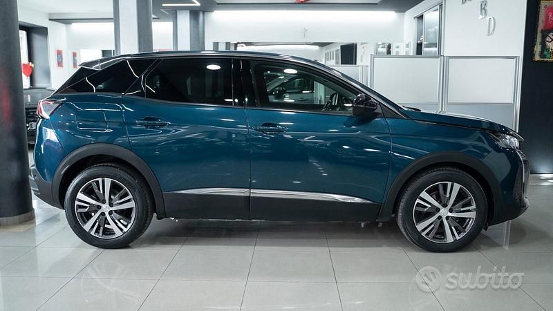 Usata Peugeot 3008 Allure 131 CV (96 kW) 2022 Blu SUV