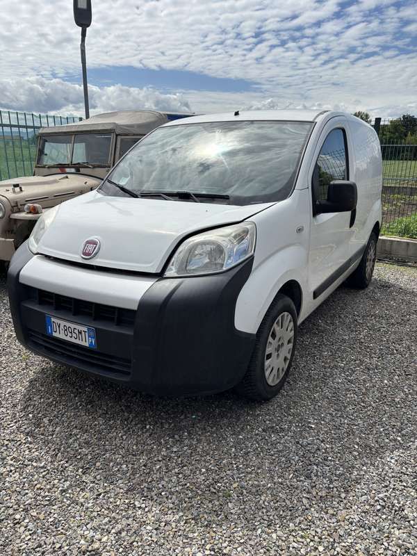 Bianco Usata 2010 Fiat Fiorino Monovolume | 5000 € (Buon prezzo) - Immagine 1/4