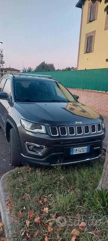 Usata Jeep Compass 156 CV (114 kW) 2017 Grigio SUV