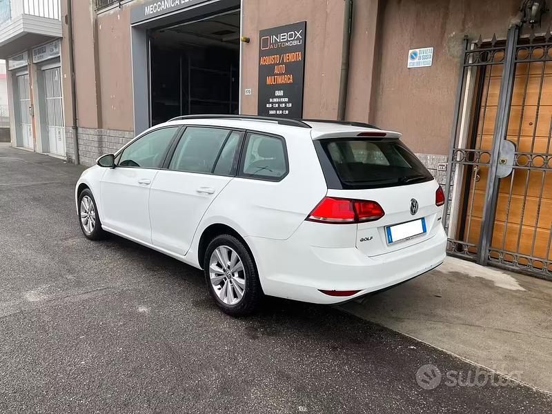 Usata VW Golf VII Comfortline 110 CV (80 kW) 2014 Bianco Station wagon