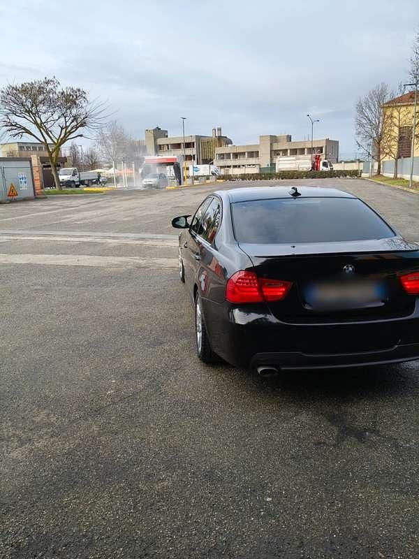 Usata BMW 320 M Sport 184 CV (135 kW) 2011 Nero Berlina