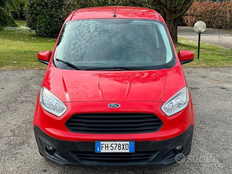 Usata Ford Transit 76 CV (55 kW) 2017 Rosso SUV