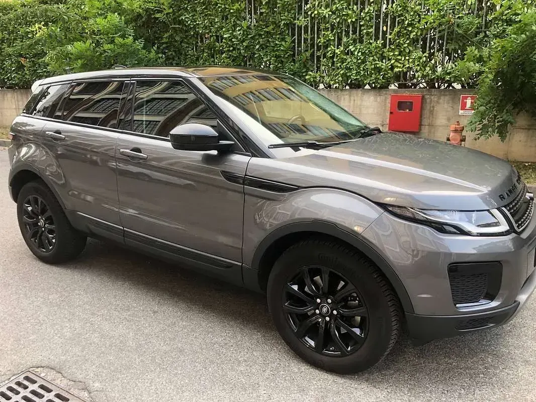 Usata Land Rover Range Rover evoque Pure 150 CV (110 kW) 2019 Grigio SUV