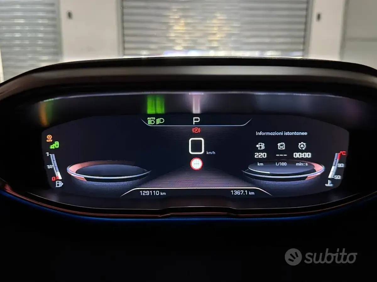 Usata Peugeot 3008 GT-line 131 CV (96 kW) 2019 Grigio SUV