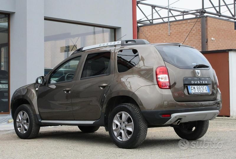 Usata Dacia Duster Lauréate 110 CV (80 kW) 2017 Marrone SUV