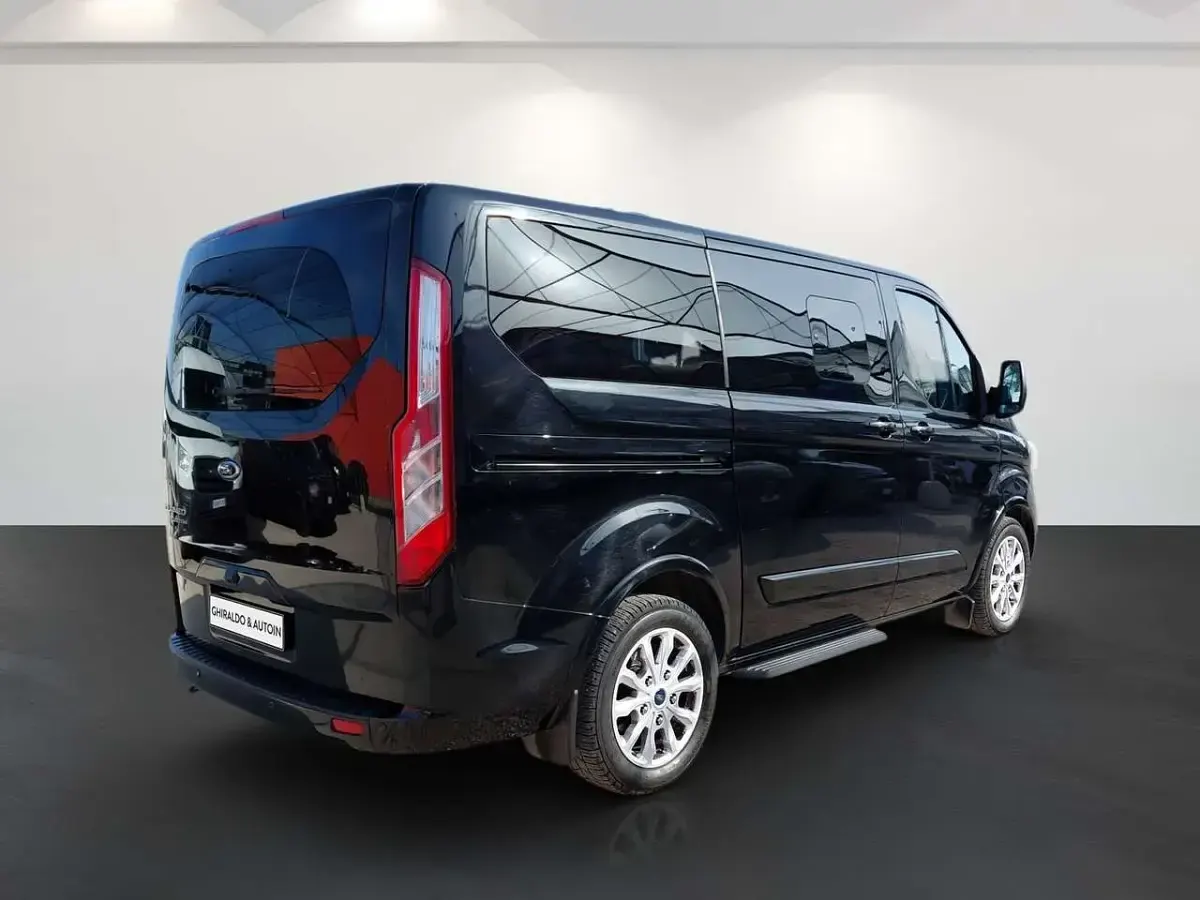 Usata Ford Tourneo Titanium 185 CV (136 kW) 2020 Nero Monovolume
