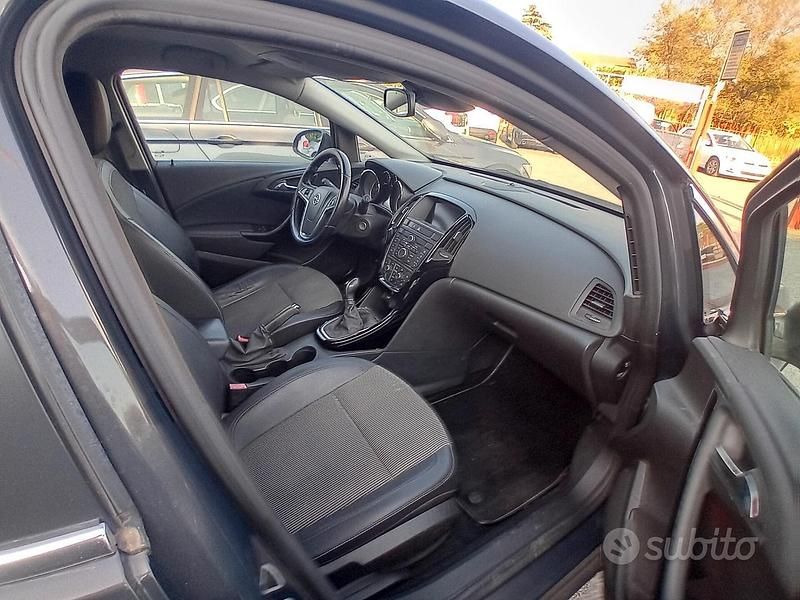 Usata Opel Astra 140 CV (102 kW) 2016 Grigio Station wagon