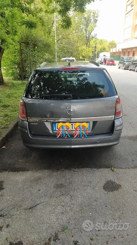 Usata Opel Astra 101 CV (74 kW) 2005 Grigio Station wagon