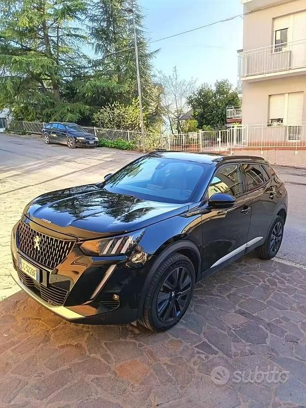 Usata Peugeot 2008 GT-line 131 CV (96 kW) 2021 Nero SUV