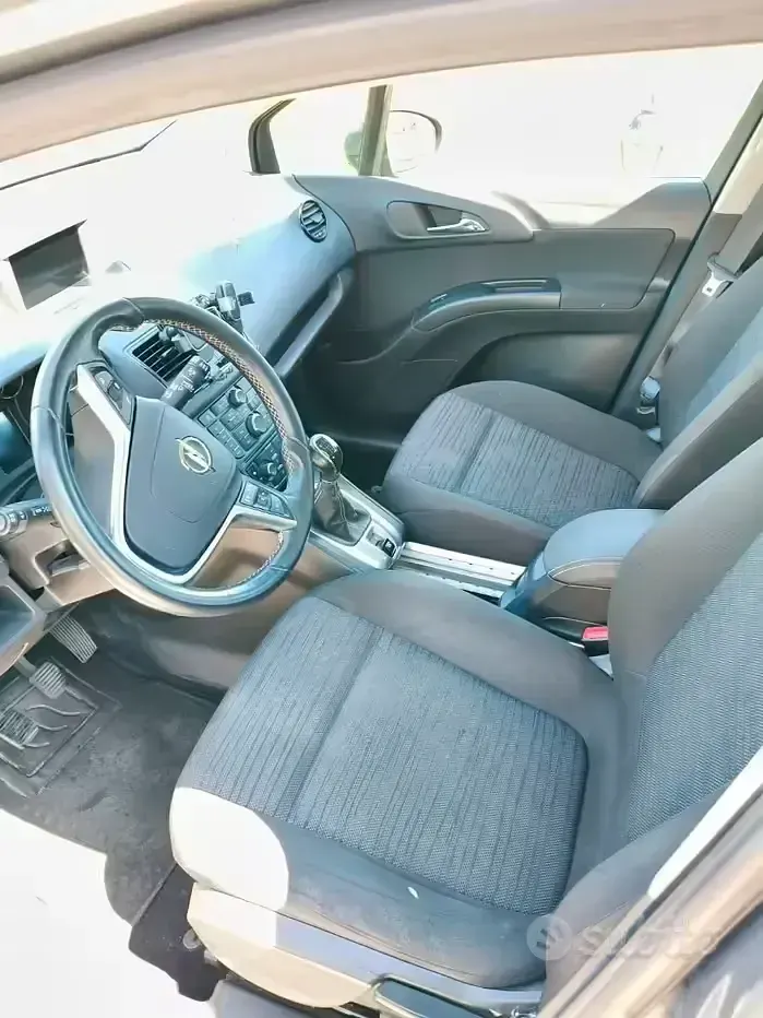 Usata Opel Meriva Cosmo 110 CV (80 kW) 2015 Grigio Monovolume