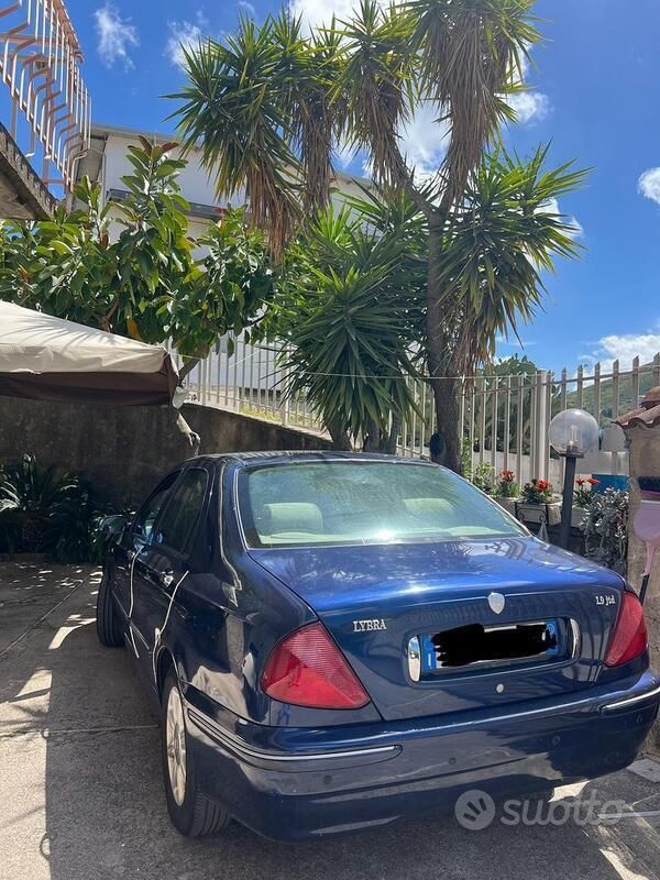 Usata Lancia Lybra 116 CV (85 kW) 2003 Blu Berlina